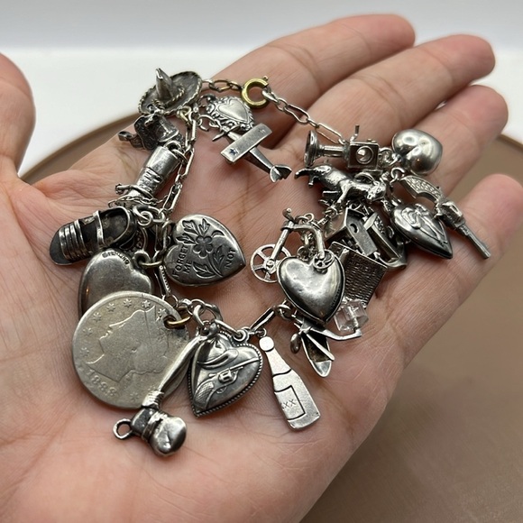 Rare Charm Bracelet Vintage Sterling Silver with 28 Charms 7 1/2” Collectors - Picture 12 of 13